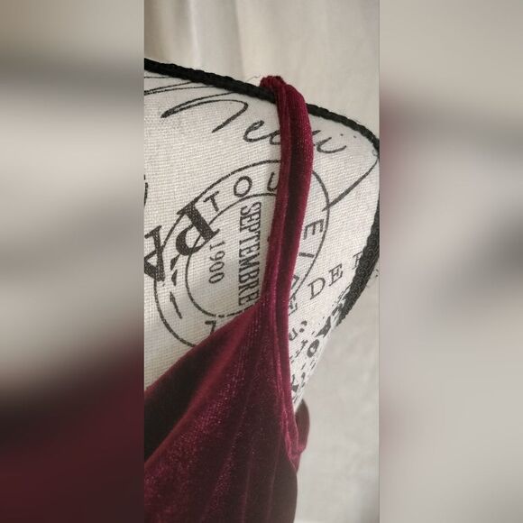 NWOT! SHEIN Curve Burgundy Velvet Slip Dress w/Adjustable Straps. Plus Size 0XL - Picture 4 of 12